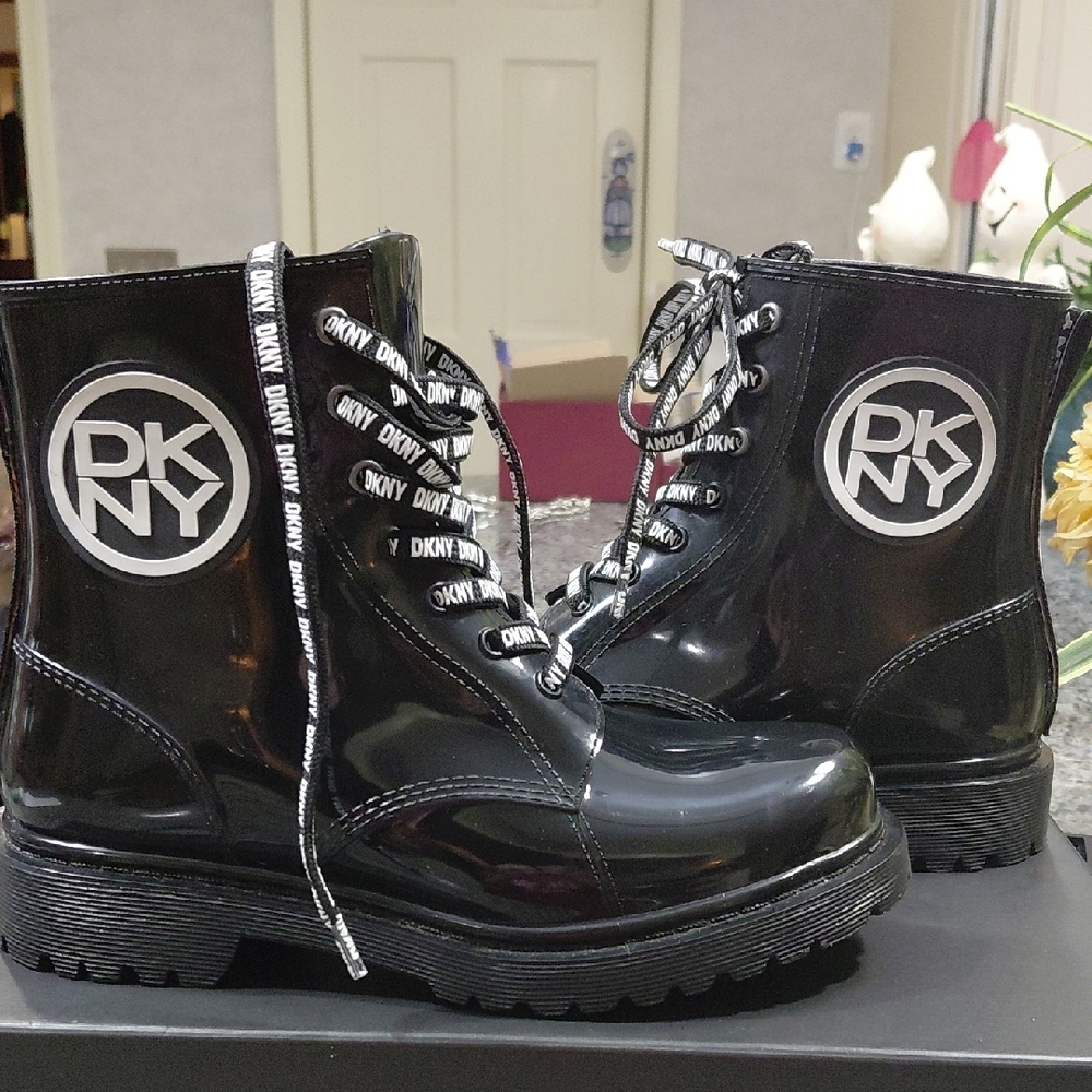 "DKNY" Like Brand new, Sz.9B, Glossy Black Combat Boots. Minor Scuffs...